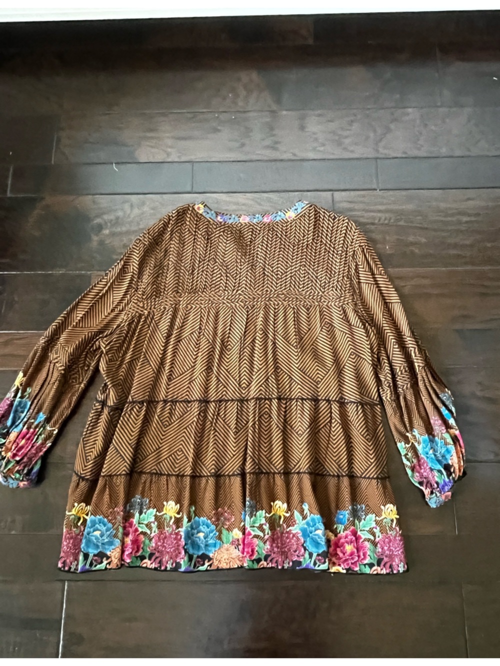 NWOT John Mark Brown embroidered tunic top; Size XL - Picture 9 of 12